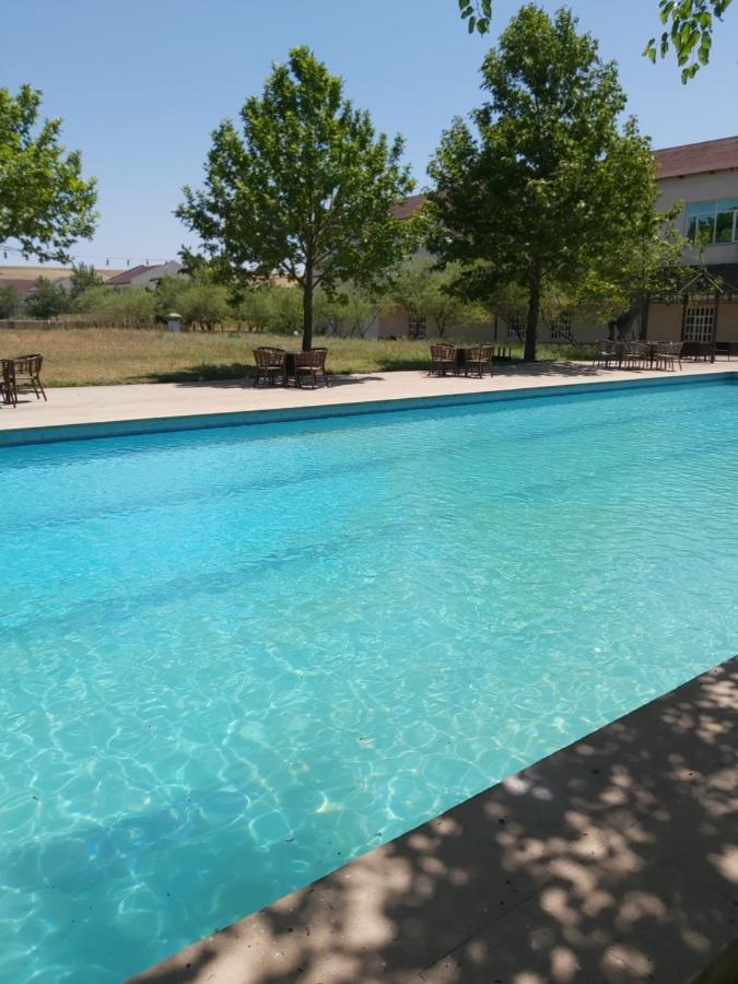 Chabiant Guesthouse Chateau Monolit Ikinci Yeniyol Екстер'єр фото