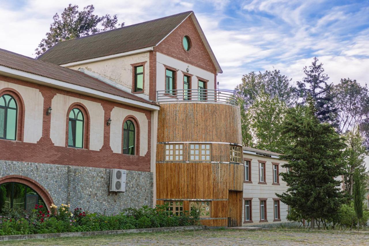 Chabiant Guesthouse Chateau Monolit Ikinci Yeniyol Екстер'єр фото