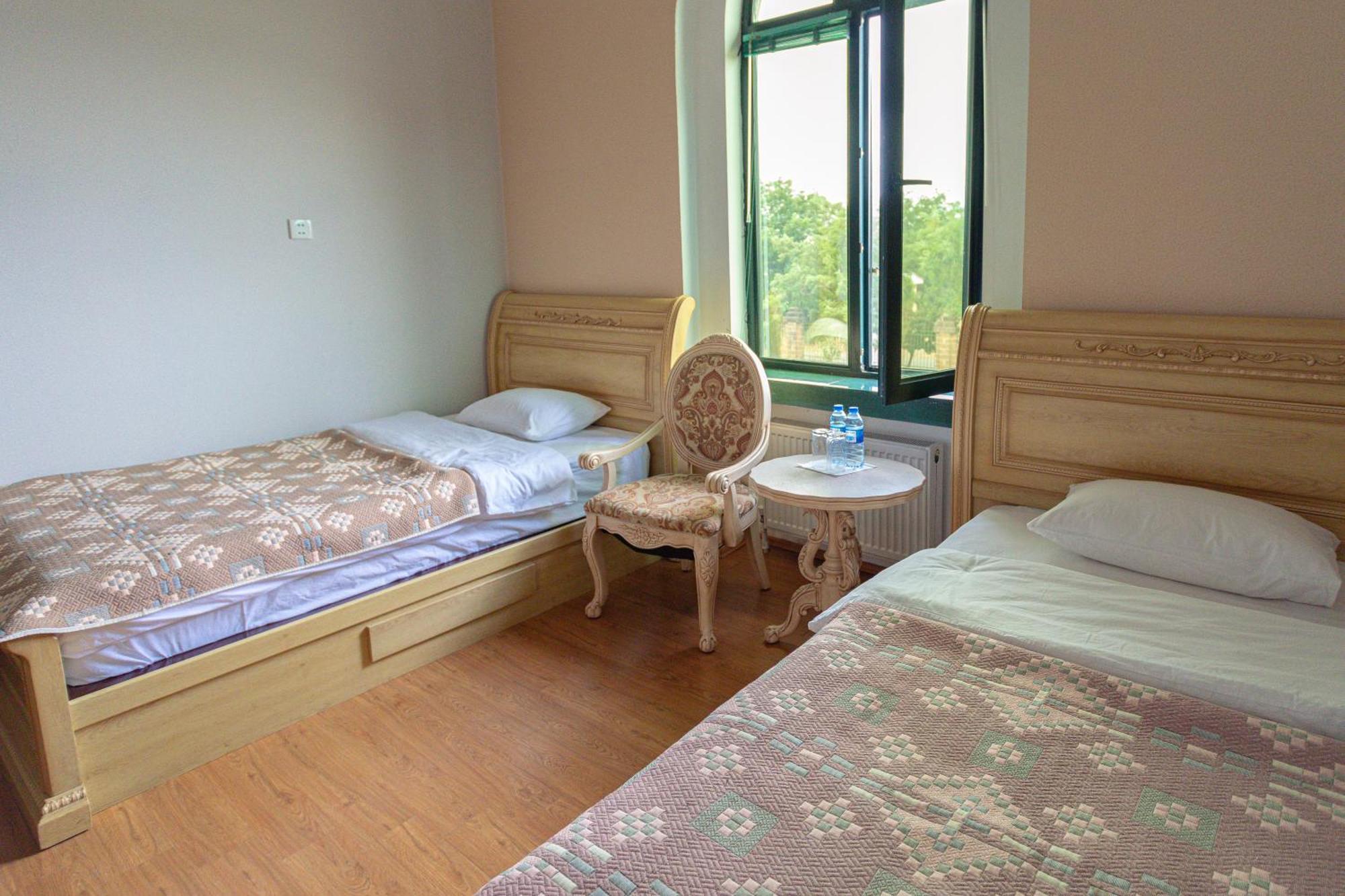 Chabiant Guesthouse Chateau Monolit Ikinci Yeniyol Екстер'єр фото
