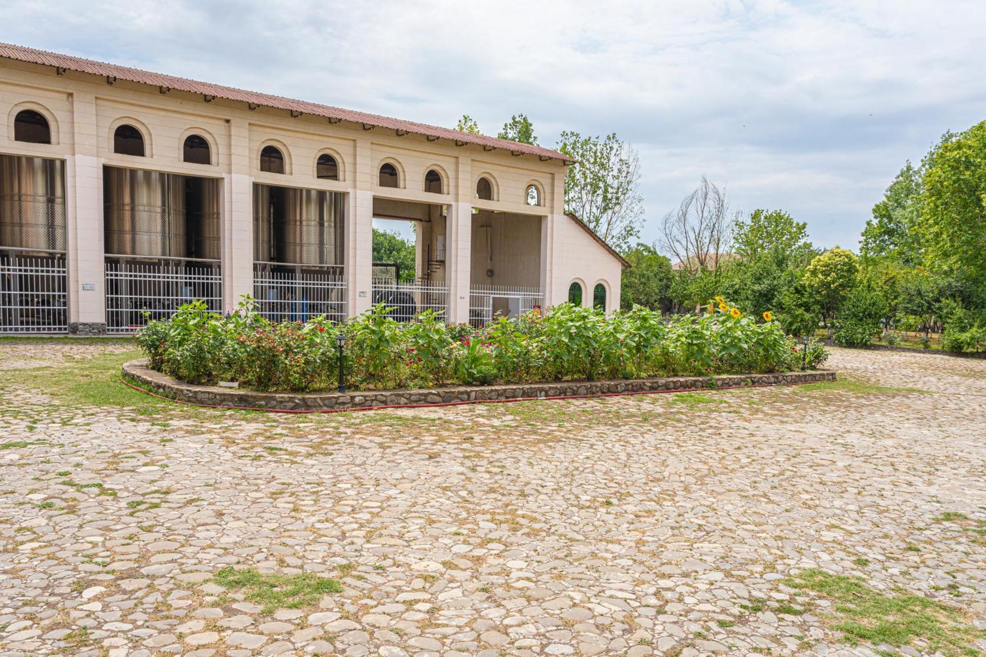 Chabiant Guesthouse Chateau Monolit Ikinci Yeniyol Екстер'єр фото