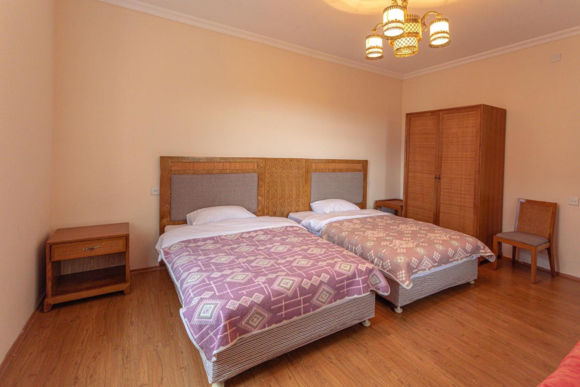 Chabiant Guesthouse Chateau Monolit Ikinci Yeniyol Екстер'єр фото