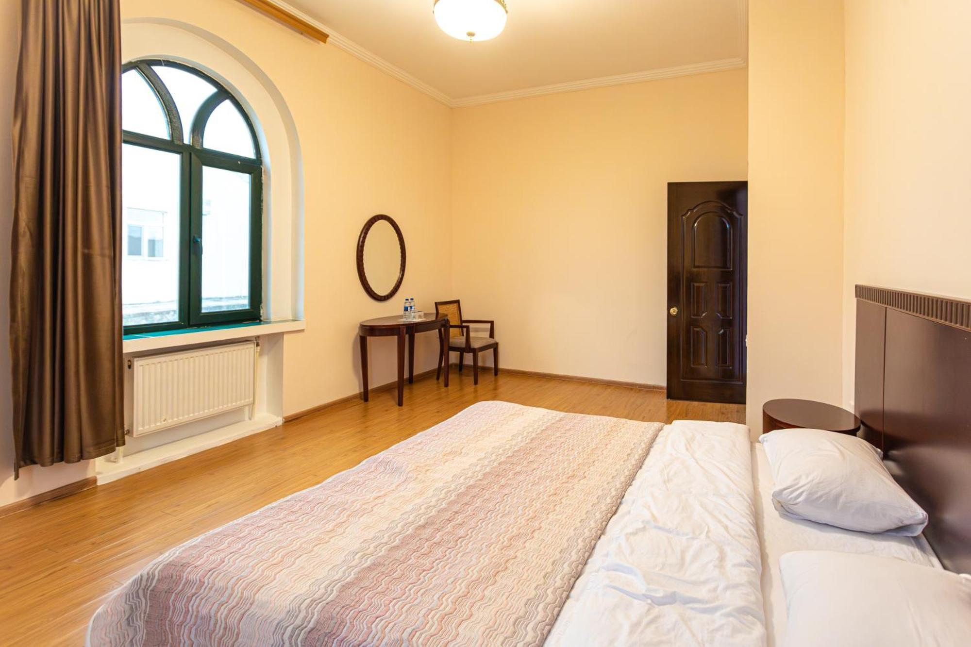 Chabiant Guesthouse Chateau Monolit Ikinci Yeniyol Екстер'єр фото