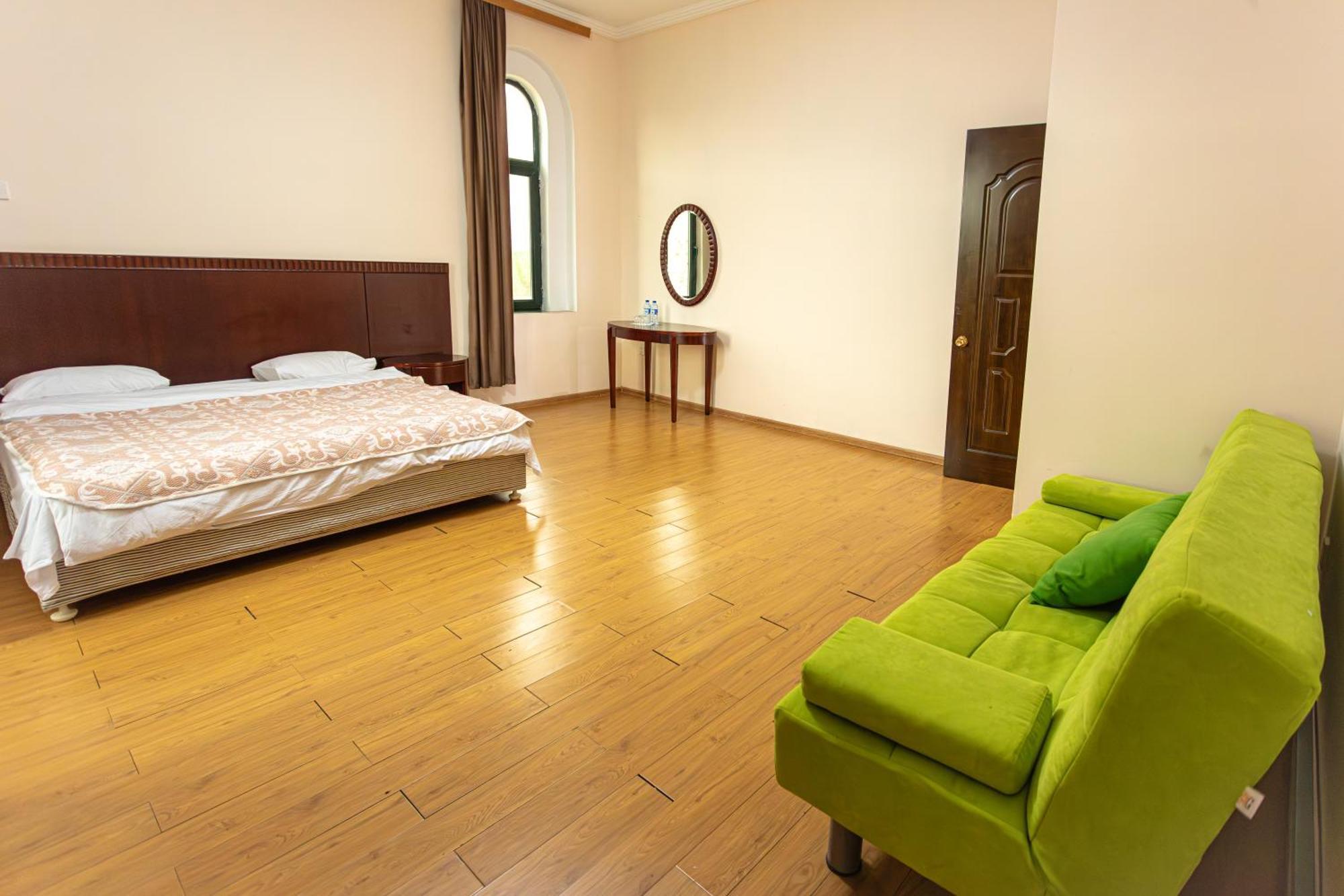 Chabiant Guesthouse Chateau Monolit Ikinci Yeniyol Екстер'єр фото