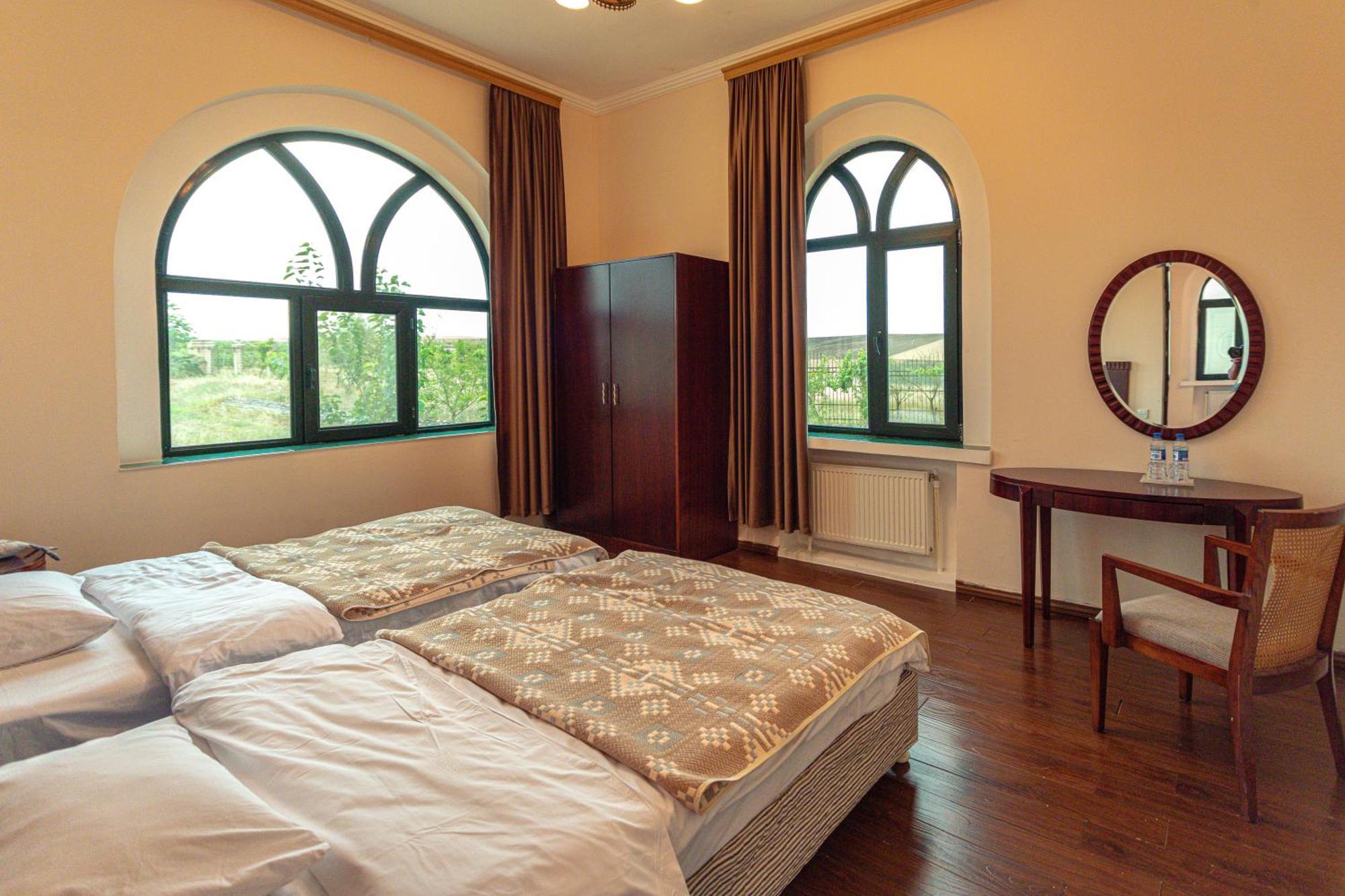 Chabiant Guesthouse Chateau Monolit Ikinci Yeniyol Екстер'єр фото