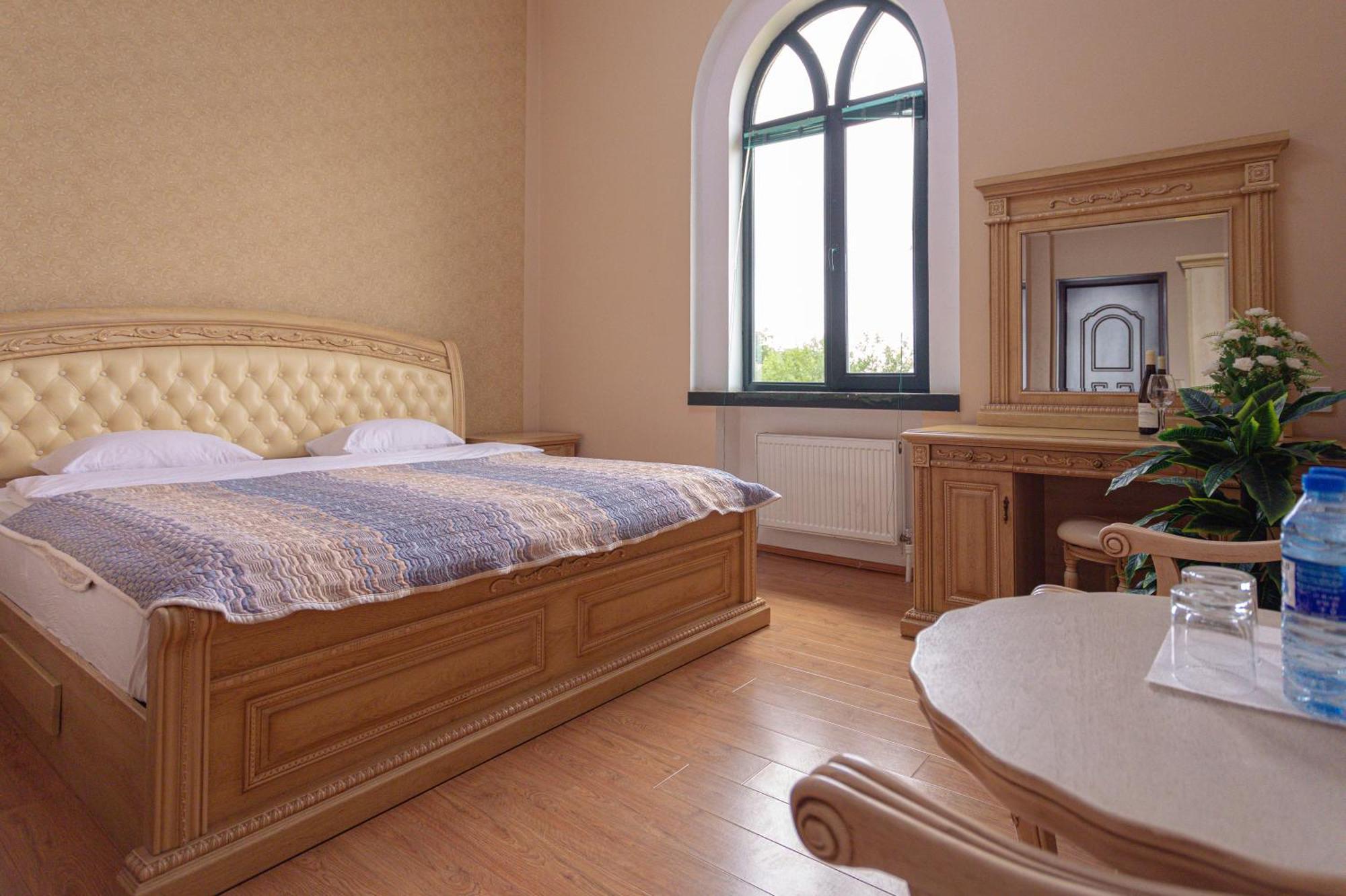 Chabiant Guesthouse Chateau Monolit Ikinci Yeniyol Екстер'єр фото