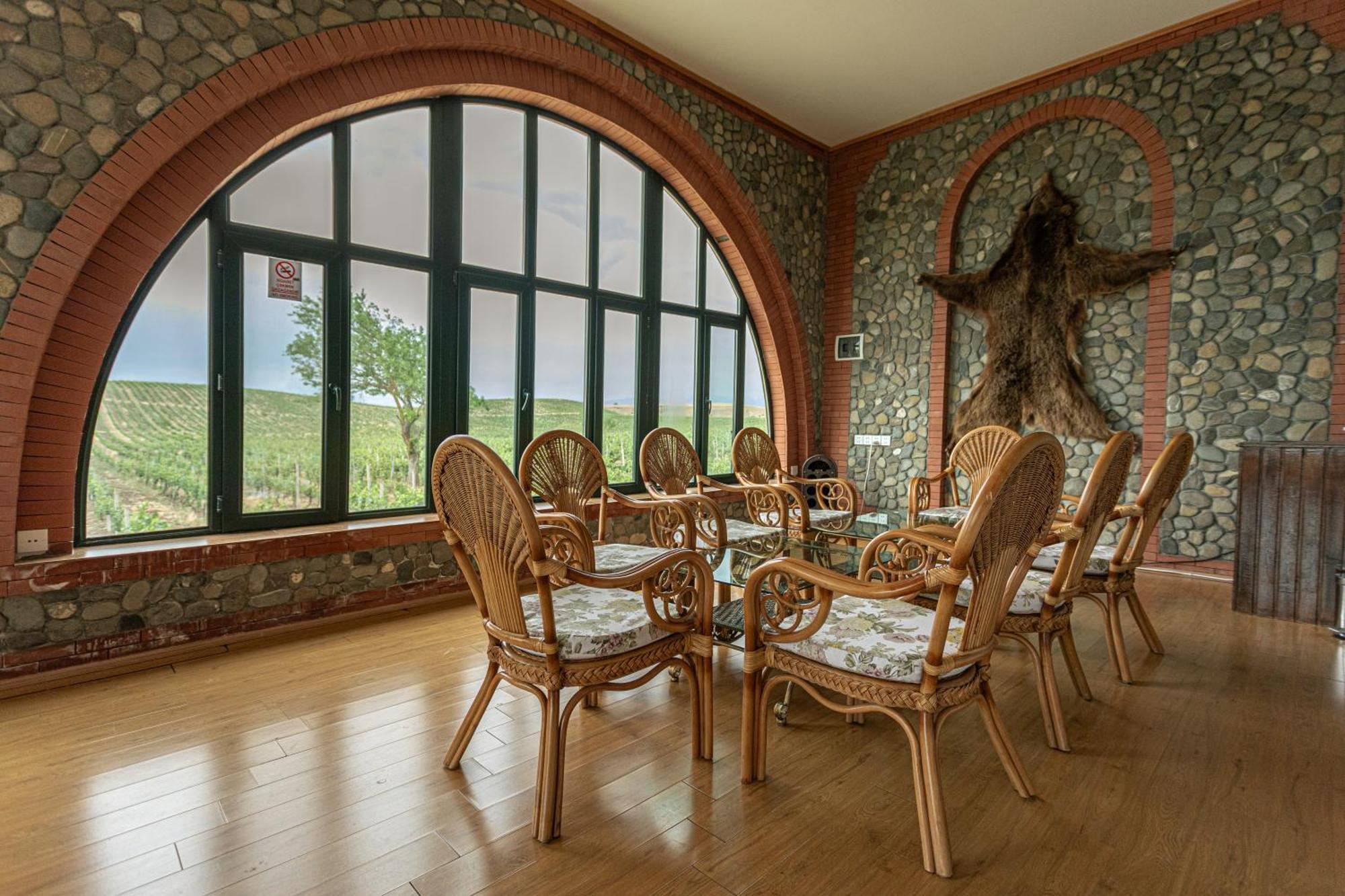 Chabiant Guesthouse Chateau Monolit Ikinci Yeniyol Екстер'єр фото